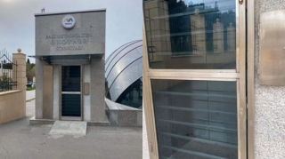 “8 Noyabr” stansiyasında lift qalmaqalı: “Əvvəlcədən zəng və SMS-lə sifariş verilməlidir”  - FOTO - YENİLƏNİB