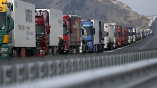 Azərbaycan-Rusiya sərhədində avtomobillərin keçid sürəti 2 dəfə artırılıb 