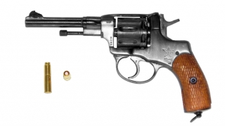 Keçmiş məhkumlardan silah-sursat götürüldü