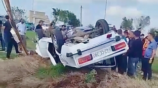 İdarəetmədən çıxan “VAZ” aşdı, sürücü və sərnişin xəstəxanalıq oldu   - VİDEO