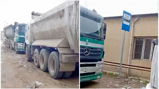 Masazırda avtobus dayanacağı yük maşınlarının parkinq yerinə çevrilib   - VİDEO