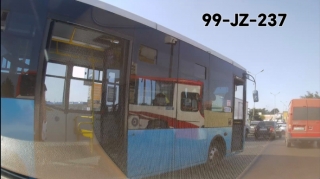 "Ölümə gedən" marşrut avtobusu: Sürücü hər iki qapını açıq saxladı - VİDEO