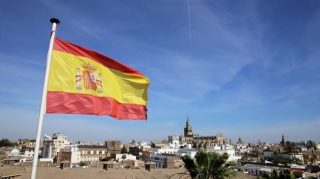 Avropanın daha bir ölkəsi sərhədlərini açır