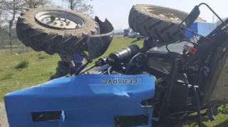 Lənkəranda yük maşını traktorla toqquşub, 3 nəfər xəsarət alıb - FOTO 