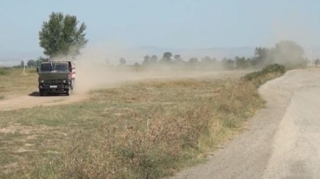 Ağstafada sürücülər bərbad yoldan şikayətlənirlər  - VİDEO