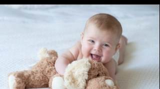 Yeni doğulan uşaqlara qəribə adlar qoymaq istəyən valideynlər var - VİDEO 