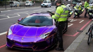 Dünyada yol hərəkəti ilə bağlı qeyri-adi və gülməli QAYDALAR VAR 