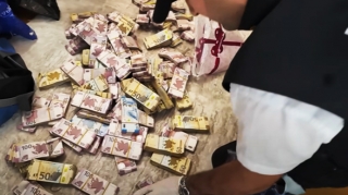 38 min manatlıq dələduzluq edənlər saxlanıldı  