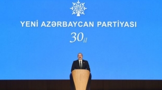İlham Əliyev YAP-ın 30 illiyi ilə bağlı tədbirdə iştirak edir - FOTO - VİDEO 