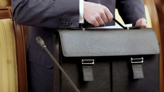 Bələdiyyə sədrinin ölkədən çıxışına "stop" qoyuldu - 30 mindən çox borcu var 