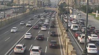 "Bağırov" tunelində nasaz maşın sıxlığa səbəb oldu - FOTOLAR 