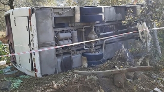 Banqladeşdə avtobus aşdı, 16 nəfər öldü  - VİDEO