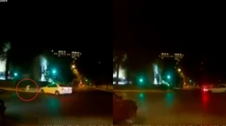 Bakıda avtomobil motosikletçini vurdu - ANBAAN VİDEO 