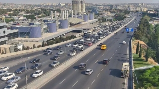 На каких улицах Баку 5 июня наблюдаются транспортные заторы? - ФОТО