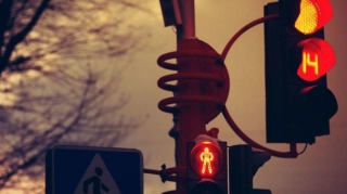 Xəzər rayonunda avtomobil piyadanı vurub 