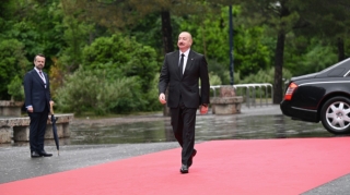 İlham Əliyev Zirvə toplantısının açılış plenar sessiyasında iştirak edir 