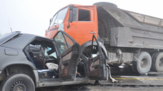 Hacıqabulda “Ford” “KamAZ”a çırpılıb, xəsarət alan var