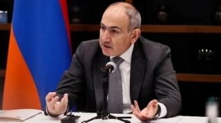 Erməni şagirdlər sərhəddən 30 metr aralıda futbol oynayır, bax, sülh budur - Paşinyan 