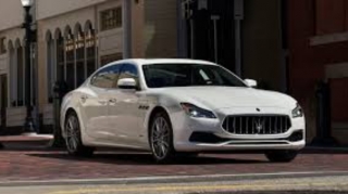 Naməlum “Maserati” sürücüsü Romadakı qədim abidəni zədələdi 