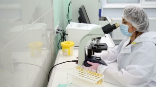 Alim: “Mutasiya koronavirusun zəifləməsinə gətirib çıxarır” 