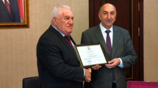 Siyəzən icra başçısından QEYRİ-ADİ QƏRAR:  Bir ay əvvəl vəzifə verdiyi şəxsi İŞDƏN ÇIXARDI 