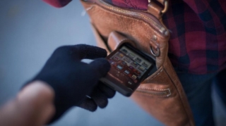 Bakıda metroda qadının telefonunu oğurlayan şəxs saxlanılıb 