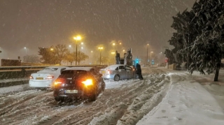 İsrailə yağan güclü qar nəqliyyatın hərəkətini iflic edib - FOTO-VİDEO 