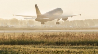 Tailandda təyyarə hava limanına sərt eniş etdi 