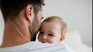 Üç yaşınadək uşağını təkbaşına böyüdən kişilərə ŞAD XƏBƏR 