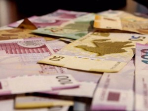 Bakıda evdən 1400 manat pul oğurlanıb