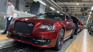 Chrysler 70 illik modelin istehsalını dayandırdı  - FOTO