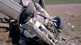 Şəmkirdə avtomobil aşıb, 3 nəfər xəsarət alıb 