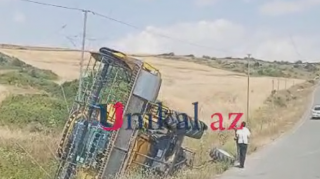 Şamaxıda kombayn aşdı - VİDEO 