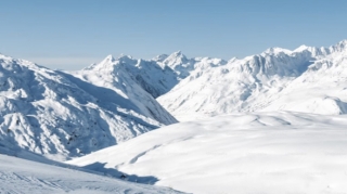 Dağlıq ərazilərə qar yağdı 