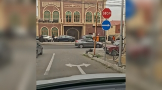 Nişanın biri sol dönməyə icazə verir, digəri isə qadağan edir - VİDEO