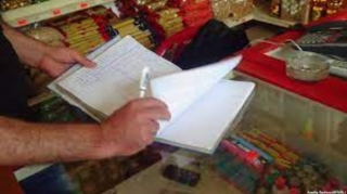 Mağazaya oğurluğa girən şəxs borc dəftərini yandırdı - Neftçalada 