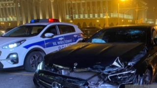 Bakıda "Mercedes" "Prius"la toqquşdu - FOTO 