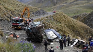 Boliviyada avtobus dərəyə aşıb: 3 nəfər ölüb, daha 19 nəfər yaralanıb 