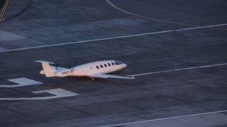 Elektriklə işləyən təyyarə ilk uçuşunu etdi - VİDEO 