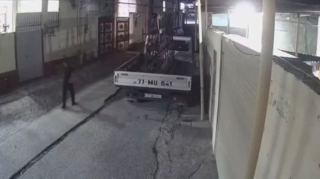 Bakıda 18 yaşlı soyğunçu saxlanıldı - "İphone 16"nı ələ keçirib satıbmış - VİDEO