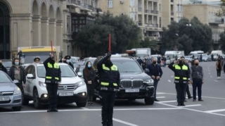 Xocalı soyqırımı qurbanlarının xatirəsi bir dəqiqəlik sükutla yad edilib - VİDEO 