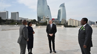 Prezident qonaqlarla Dağüstü parkda  - FOTO