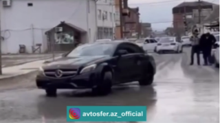 200 minlik "Mercedes"lə asfaltı "yazan" sürücü  - VİDEO