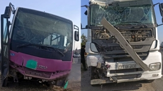 Sumqayıtda avtobus TIR-la toqquşdu:  11 nəfər xəsarət alıb - FOTO 