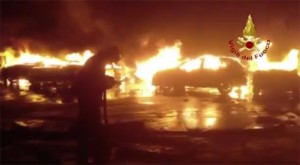 Yüzdən çox "Maserati" yandı - VİDEO