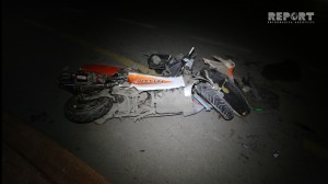 Bakıda motosikletlə avtomobil toqquşub, xəsarət alan var