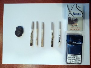 Siqaretin içərisində narkotik vasitə keçirmək istədi