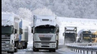 Rusiya-Ermənistan quru yolu bağlandı:  500-ə yaxın yük maşını gözləyir  