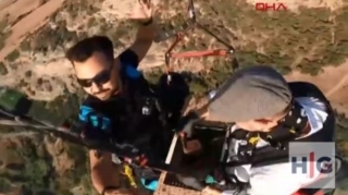 500 metr yüksəklikdə hamburger bişirib yedilər   - VİDEO