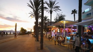 Mayorkada kruiz gəmisi neft tankerinə çırpılıb 